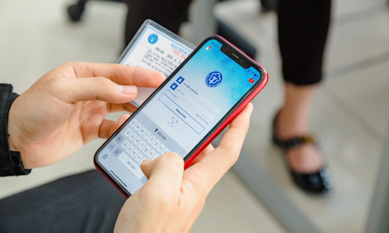 Tiếp đón người bệnh đi KCB BHYT bằng hình ảnh thẻ BHYT trên ứng dụng VssID, CCCD gắn chip hoặc VNeID